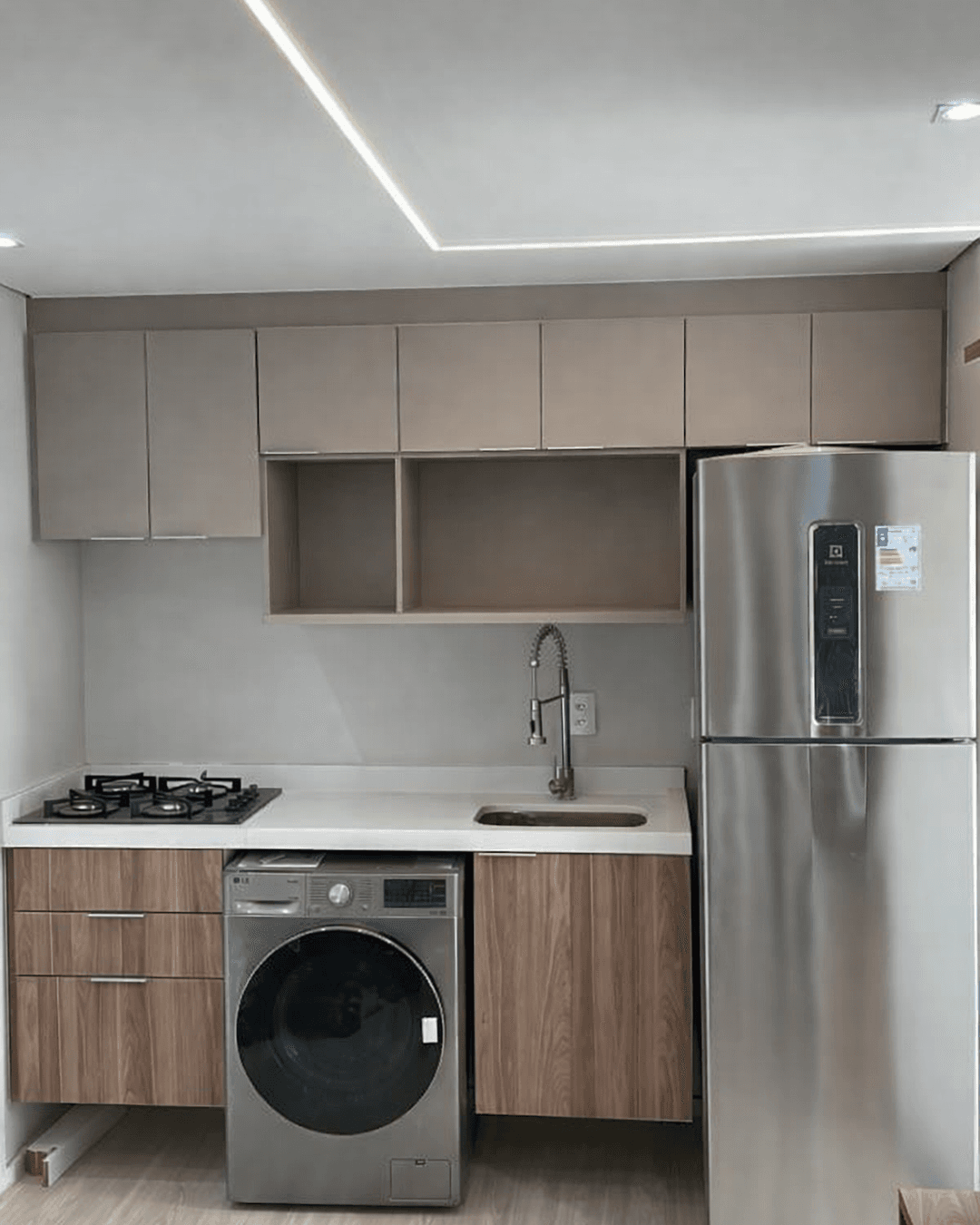 Cozinha Compacta com Iluminação em LED