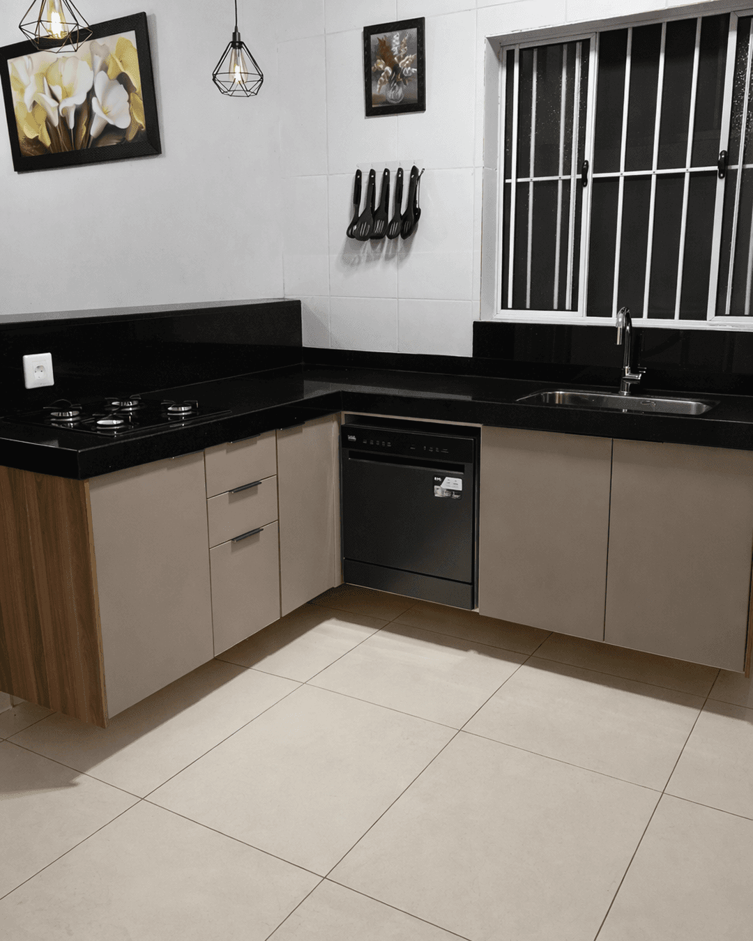 Cozinha e Aparador com Espelho Fumê